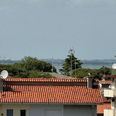 Ca' Vittoria Apartment Lignano Sabbiadoro Bagian luar foto